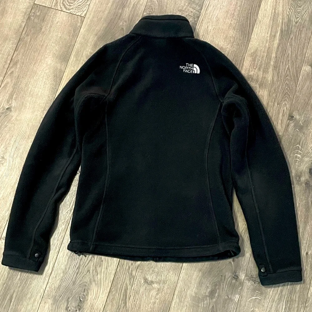 The North Face Fleece Jacket with Full Front Zipper. Black XS. - Picture 3 of 7